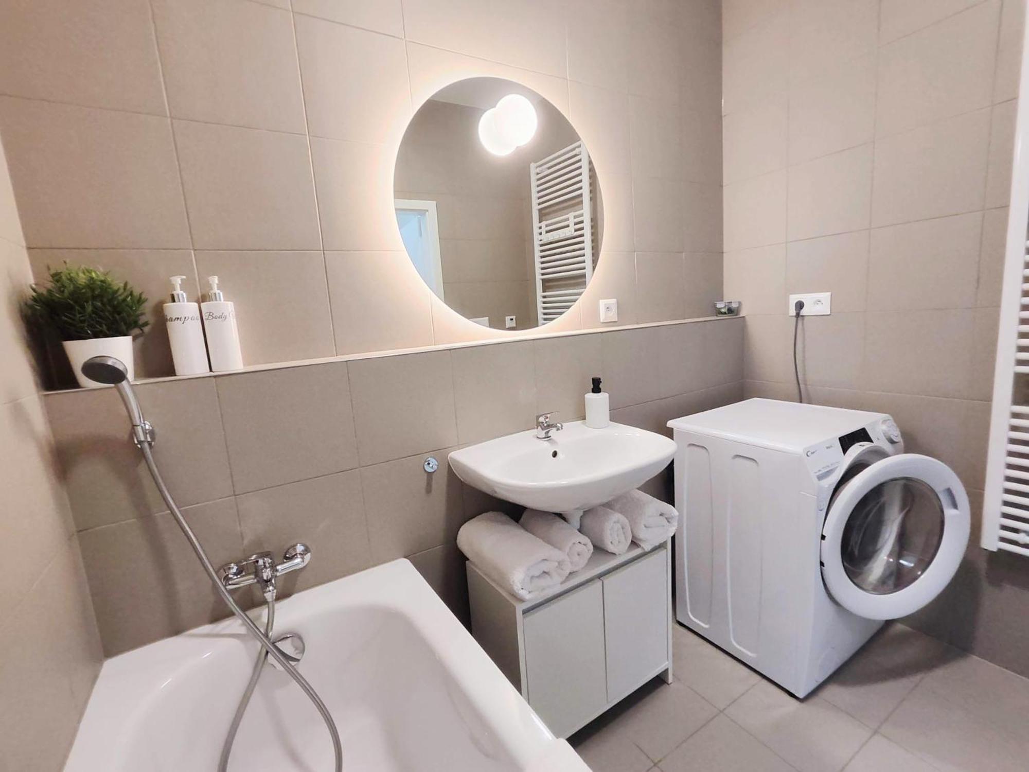 Cinnamon - Brand New - Presidential Garden - Air Conditioning - Free Parking براتسيلافا المظهر الخارجي الصورة
